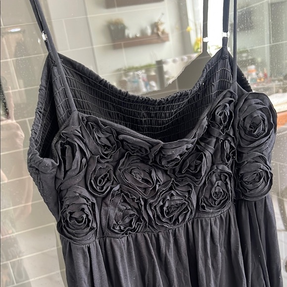 Anama Elegant Black Maxi Dress - Picture 3 of 6